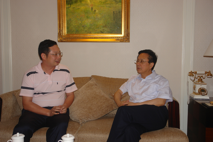 2009年7月1日，全國人大常委會(huì )副委員長(cháng)、民建中央主席陳昌智在廈門(mén)調研時(shí)，親切接見(jiàn)蘇慶燦
